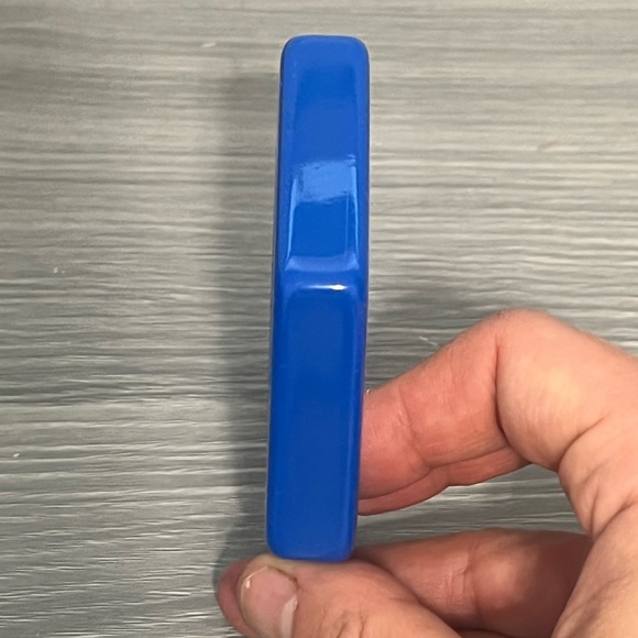 Vintage Blue Plastic Bangle Bracelet With Octagon Shape - Picture 3 of 6